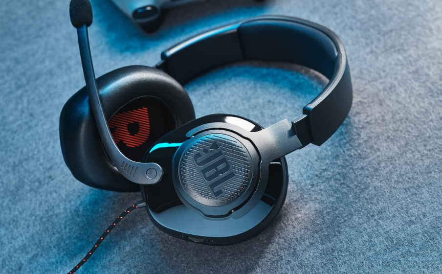 JBL Quantum 200 Jouez plus longtemps gr&acirc;ce au confort de la m&eacute;moire de forme - Image